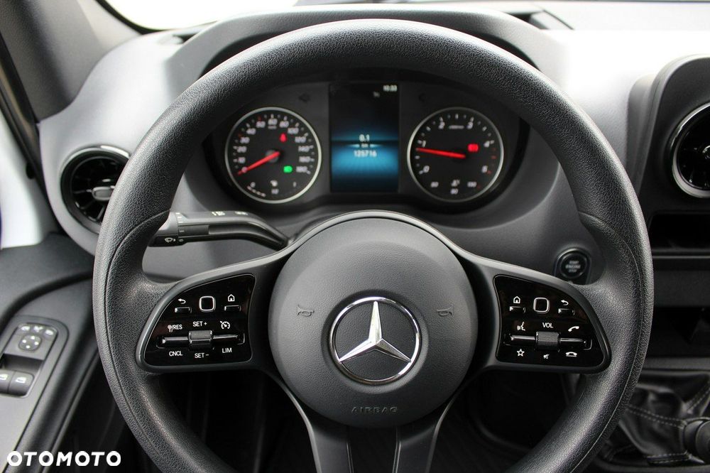 Mercedes-Benz Sprinter - 19
