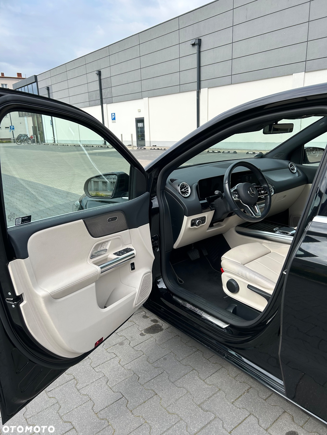 Mercedes-Benz Klasa B 180 7G-DCT - 18