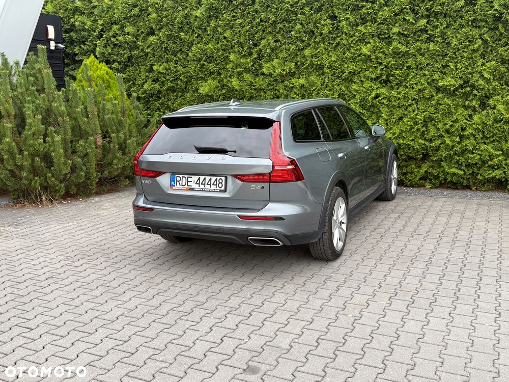 Volvo V60 Cross Country - 5