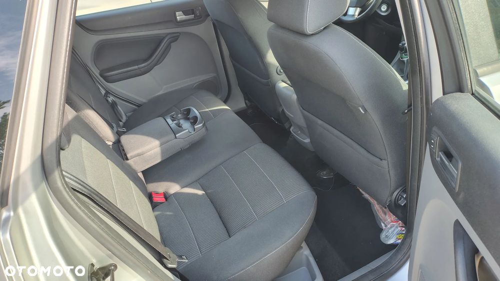 Ford Focus 1.6 TDCi DPF Ghia - 9