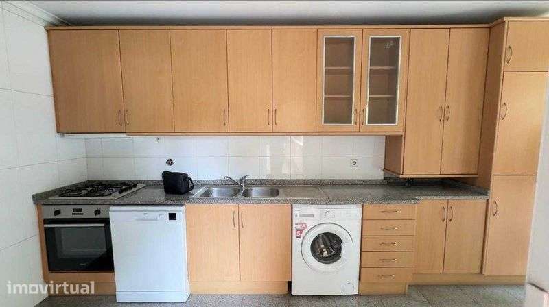 Apartamento T2 para Arrendamento | Guimarães - Grande imagem: 2/10