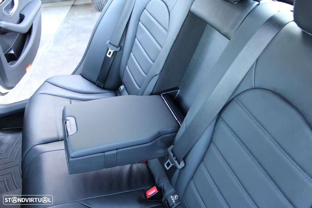 Mercedes-Benz C 300 4Matic 9G-TRONIC AMG Line Advanced - 44