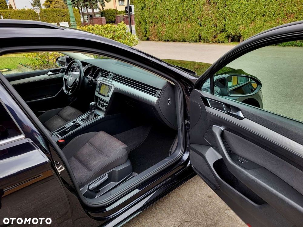 Volkswagen Passat - 19