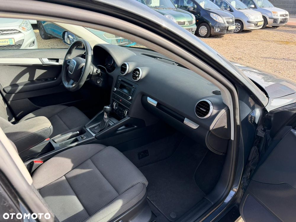 Audi A3 Sportback 2.0 TDI Ambiente - 21