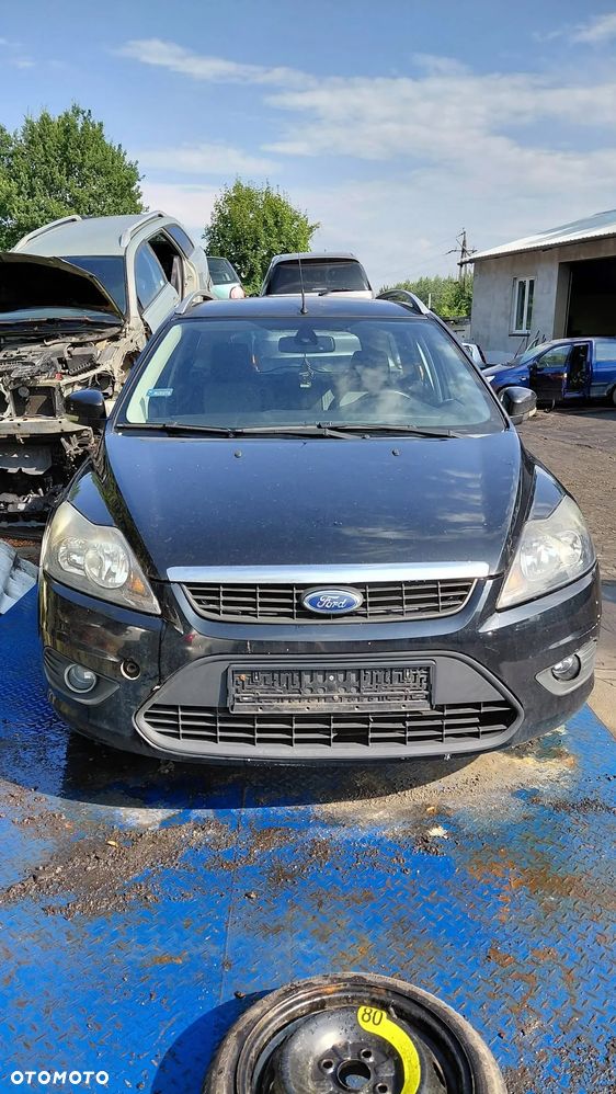 Na części: Ford Focus  Rok 2010 Pojemność 1596 Moc 74 kw Benzyna - 2