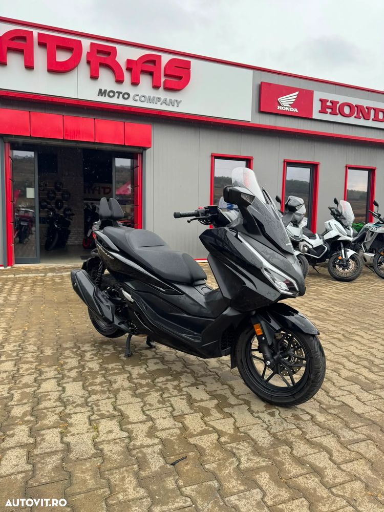Honda Forza 350 - 3