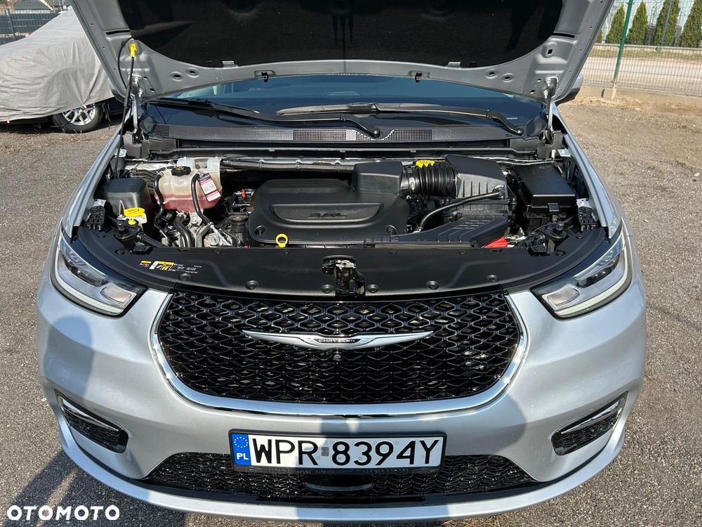 Chrysler Pacifica - 16