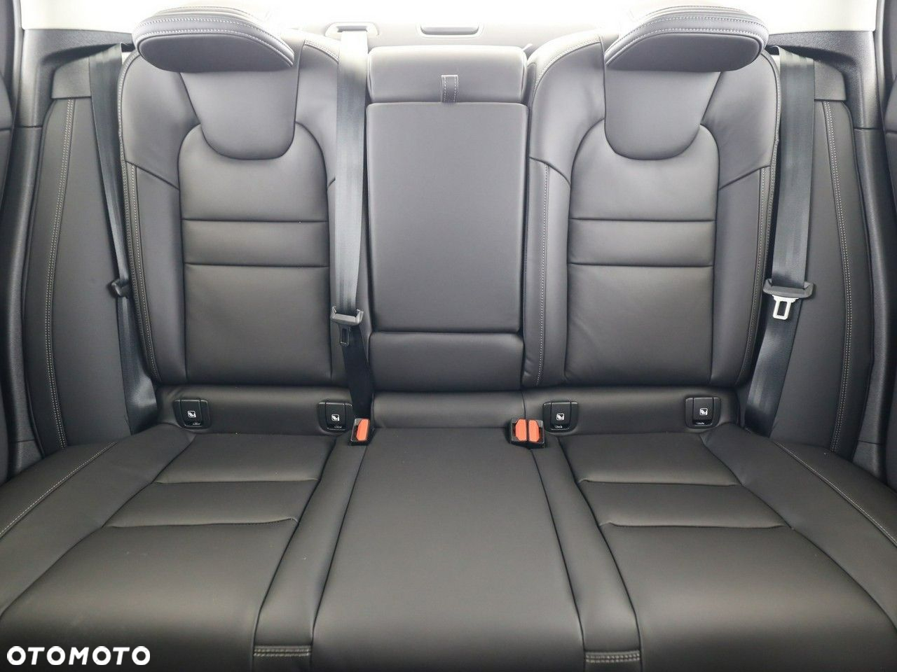 Volvo S60 B5 B AWD Ultimate Dark - 11