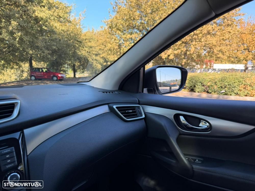 Nissan Qashqai 1.3 DIG-T MHEV Premiere Edition - 28