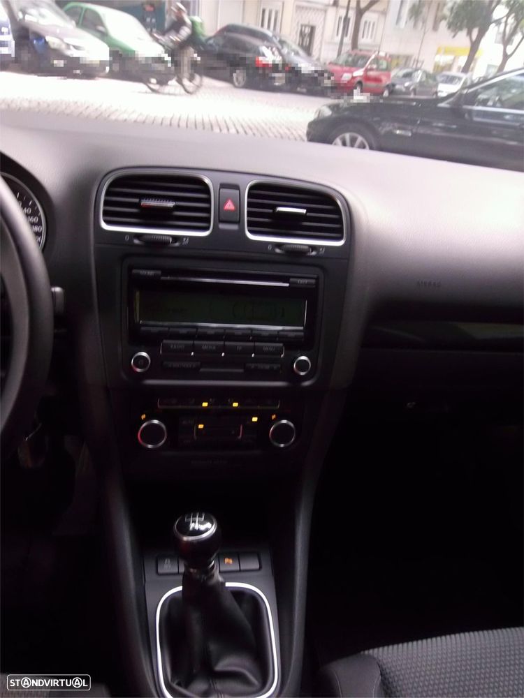 VW Golf 1.6 TDi Highline - 12