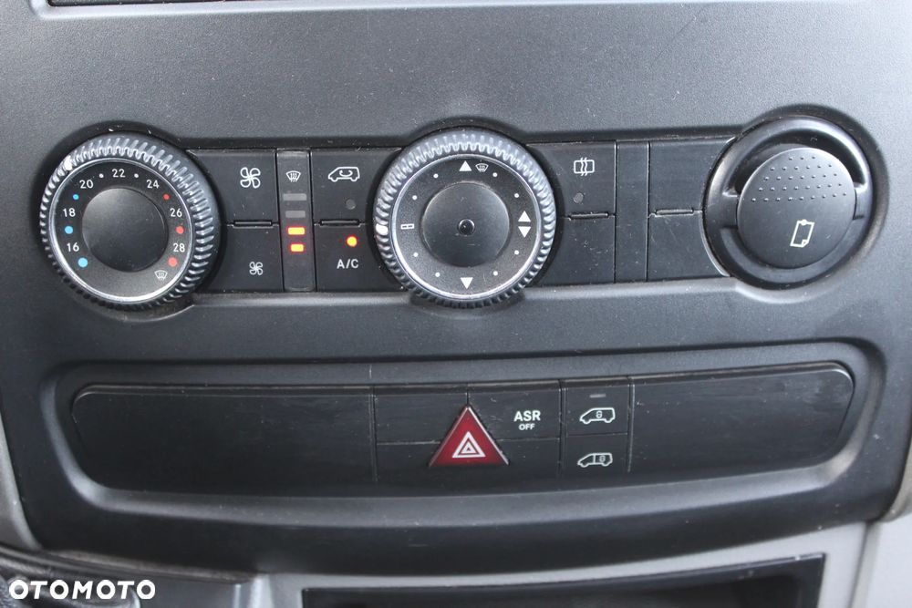 Mercedes-Benz Sprinter - 20