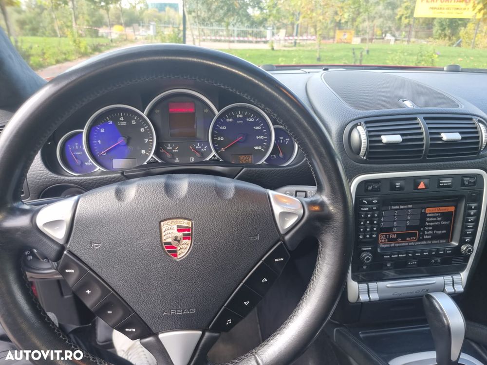 Porsche Cayenne - 11