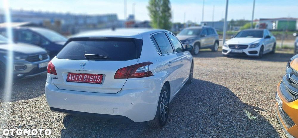 Peugeot 308 - 8