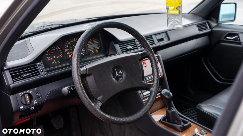 Mercedes-Benz Klasa E - 7