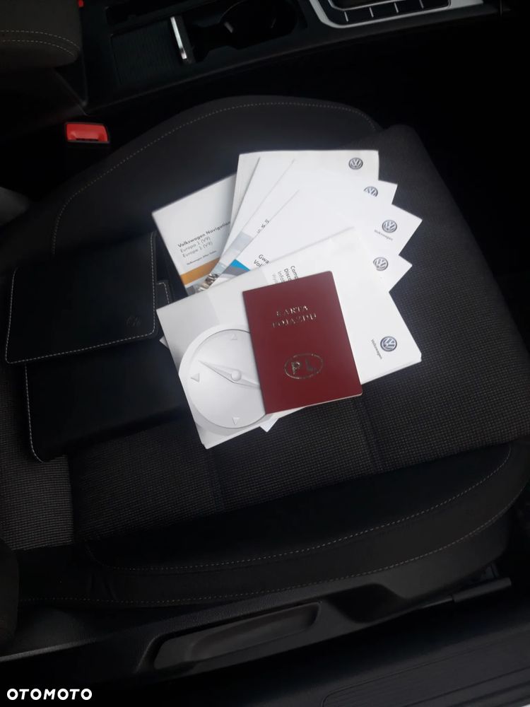 Volkswagen Passat - 21