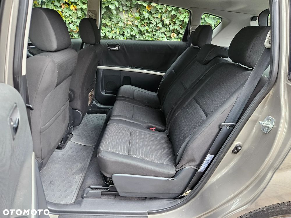 Toyota Corolla Verso - 14