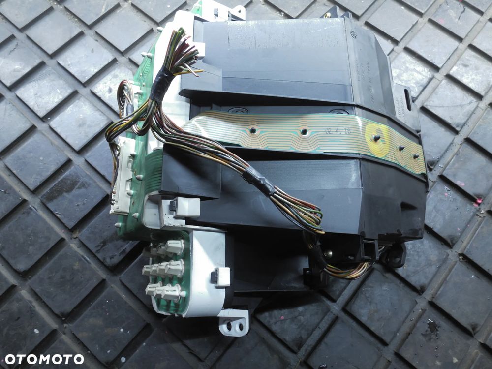 LICZNIK TOYOTA YARIS I 99-05 1.0 VVTI 216580907 - 2