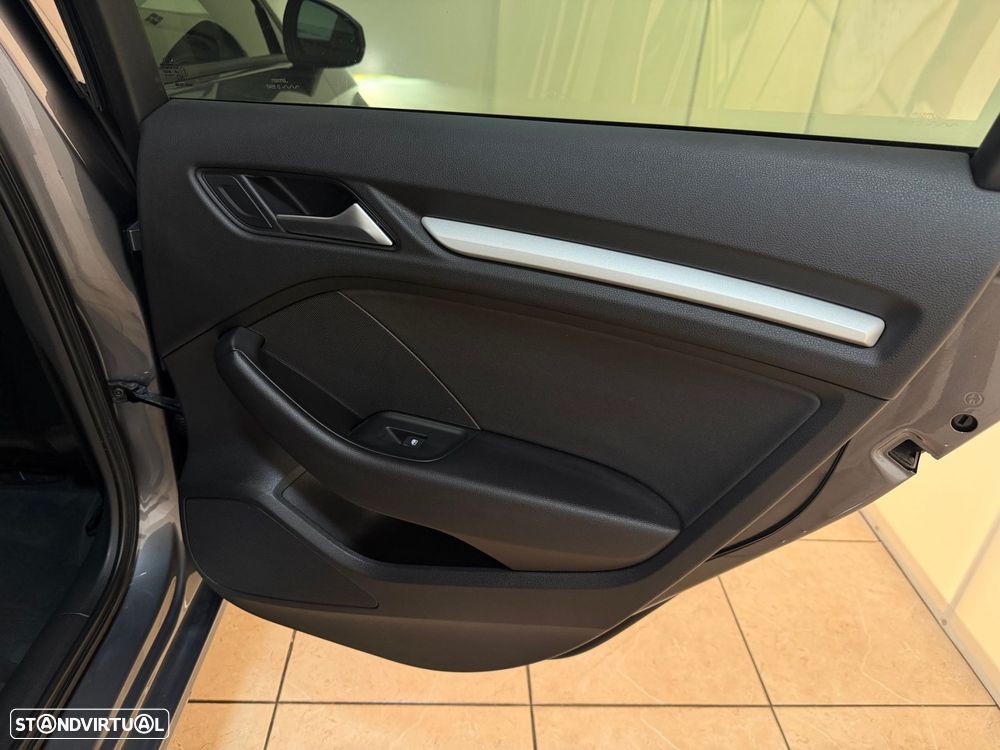 Audi A3 Sportback 1.6 TDI Sport - 38