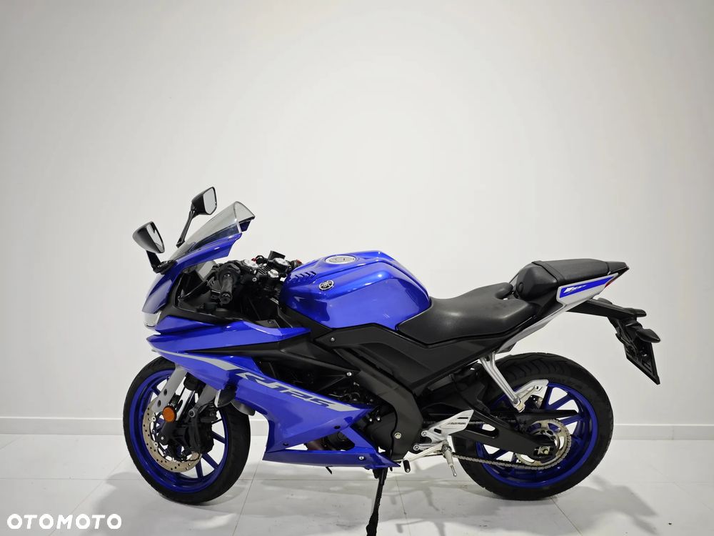 Yamaha YZF - 4