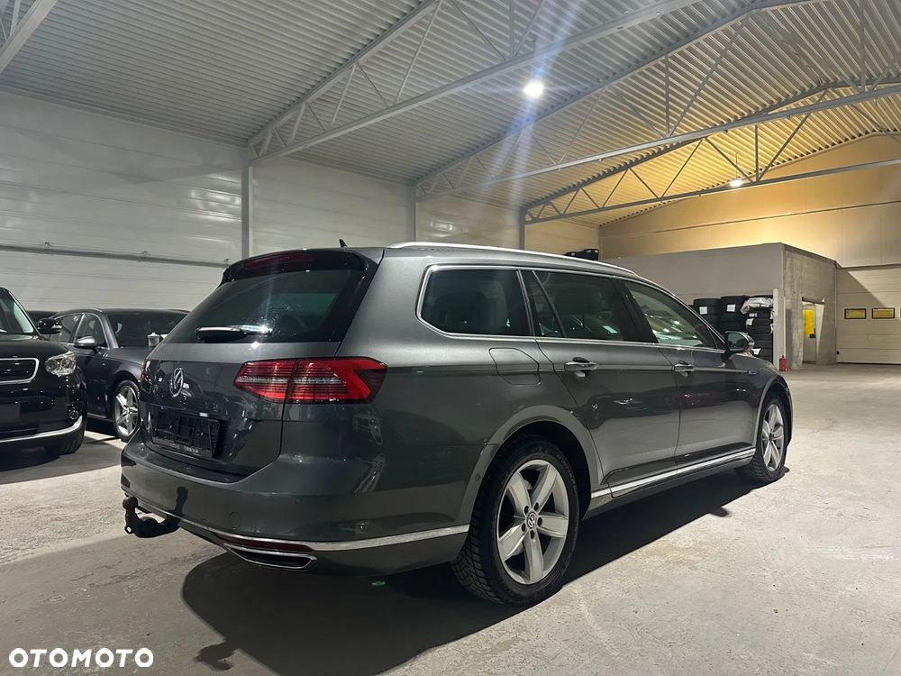 Volkswagen Passat - 8