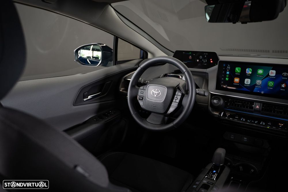 Toyota Prius 2.0 Plug-in Luxury - 16