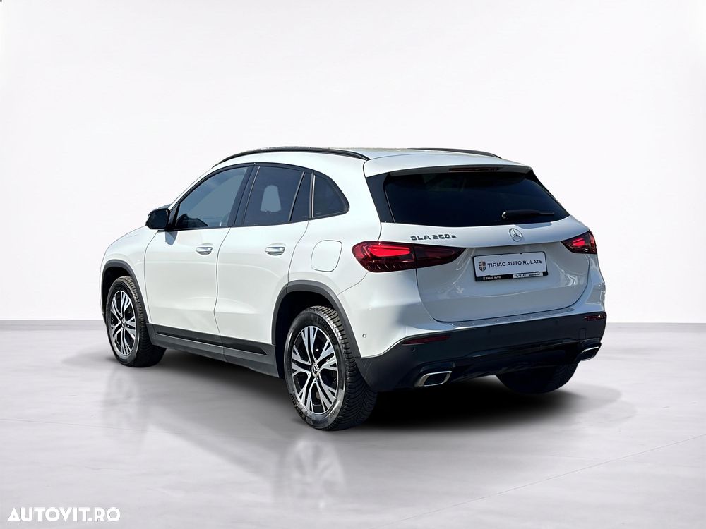 Mercedes-Benz GLA 250 e - 4