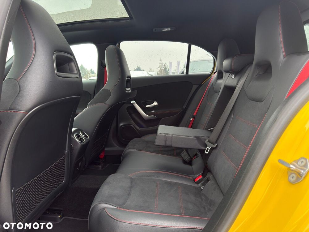 Mercedes-Benz Klasa A 35 AMG 4-Matic 7G-DCT - 30