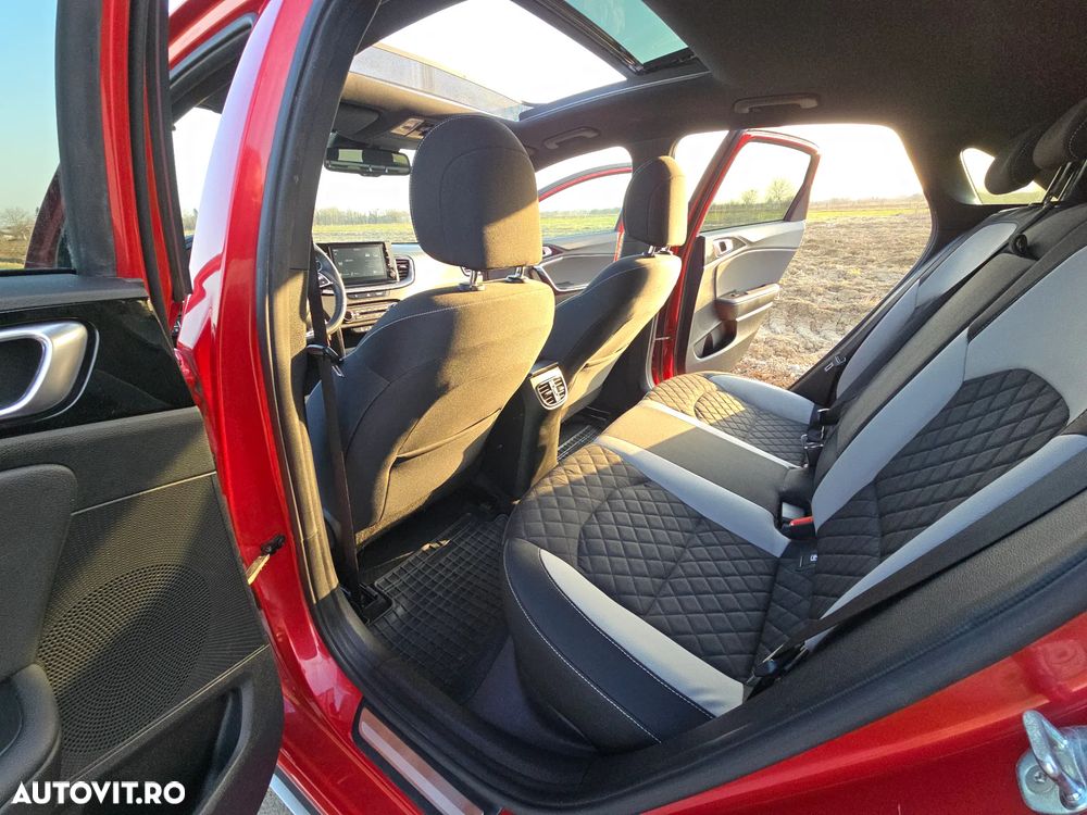 Kia Ceed 1.5 T-GDI MHEV 7DCT GT Line - 12