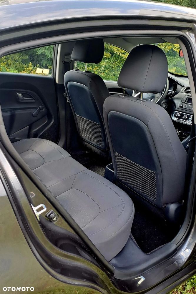 Kia Rio - 10