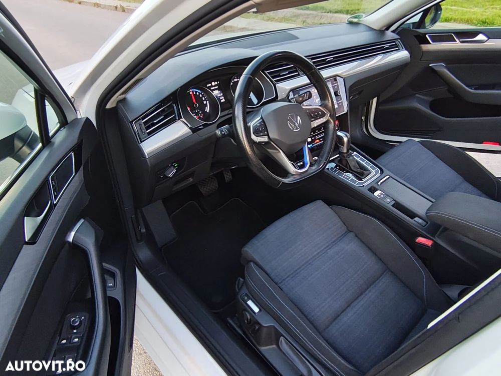 Volkswagen Passat - 28