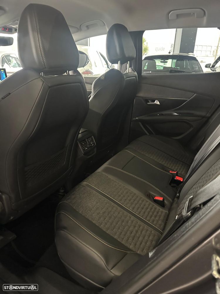 Peugeot 3008 225 e-EAT8 Roadtrip - 12