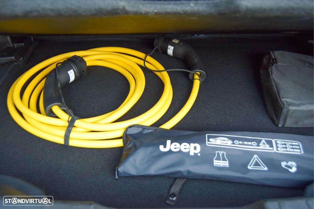 Jeep Avenger 54 kWh Summit - 33