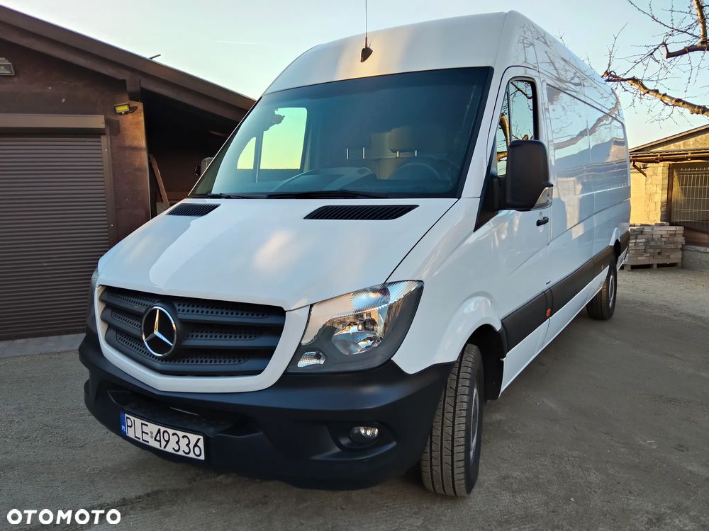 Mercedes-Benz Sprinter - 14