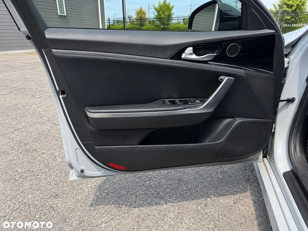 Kia Stinger - 14