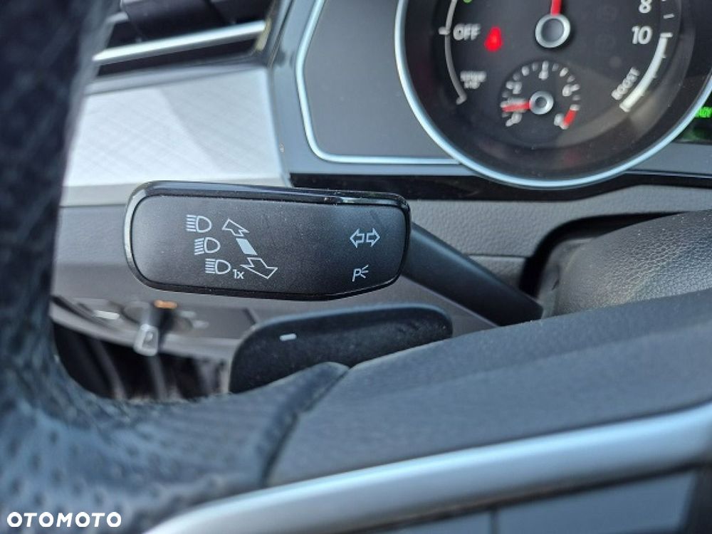 Volkswagen Passat - 31