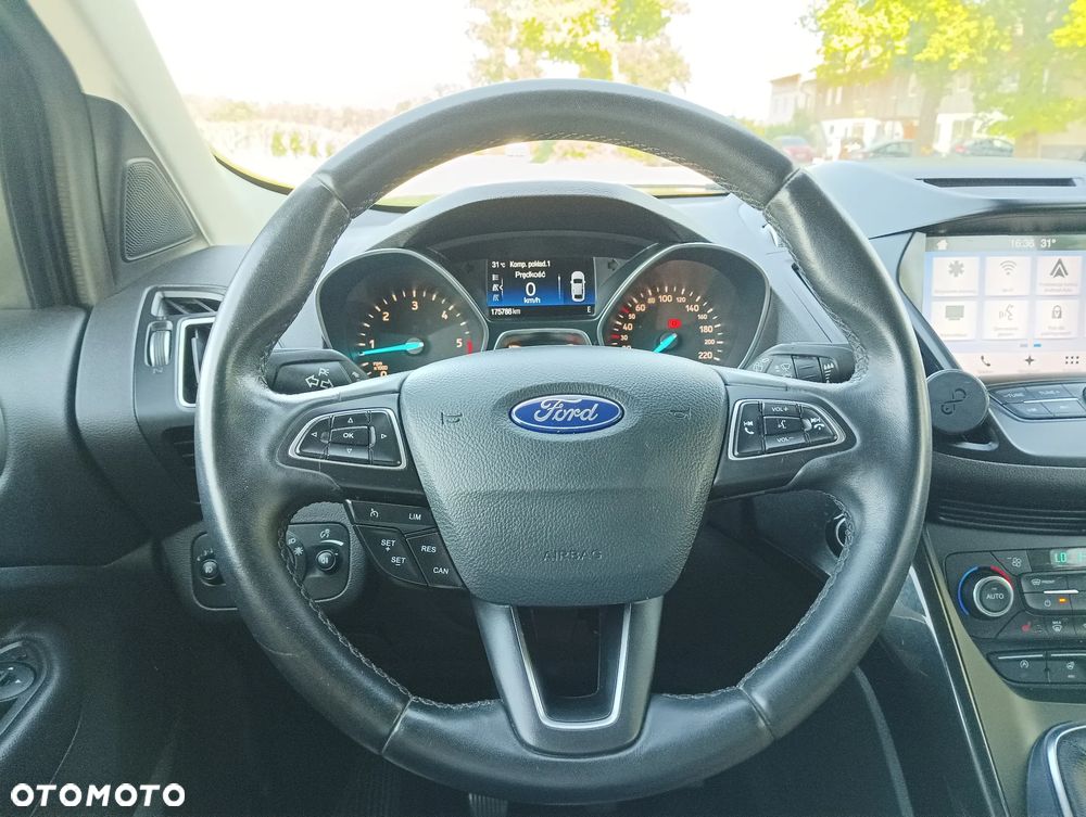 Ford Kuga 2.0 TDCi 2x4 Titanium - 23