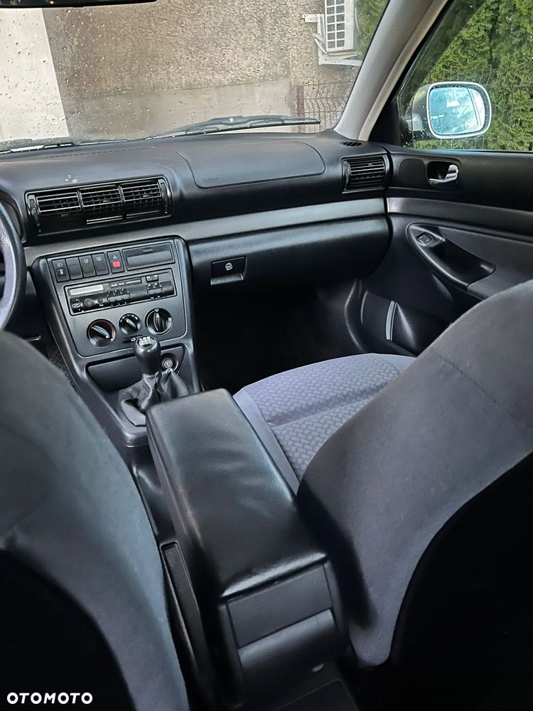 Audi A4 Limousine - 10