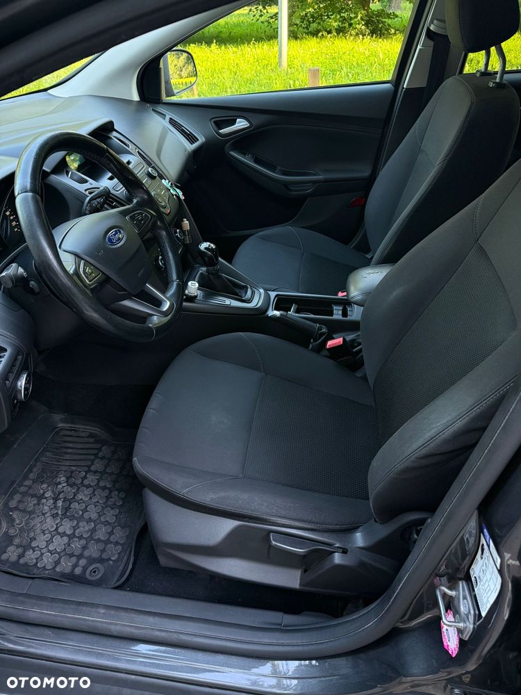 Ford Focus 1.6 Trend - 14