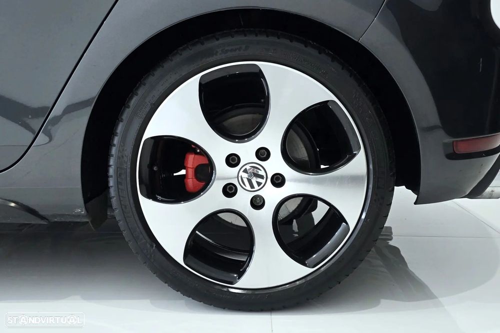 VW Golf 2.0 TSi GTI DSG - 29