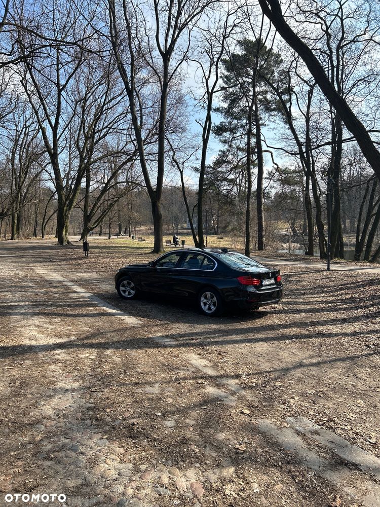 BMW Seria 3 320i Sport Line - 16