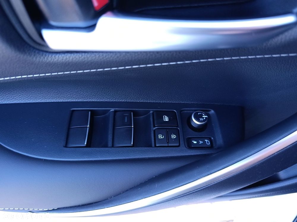 Toyota Corolla 1.8 Hybrid Style - 32