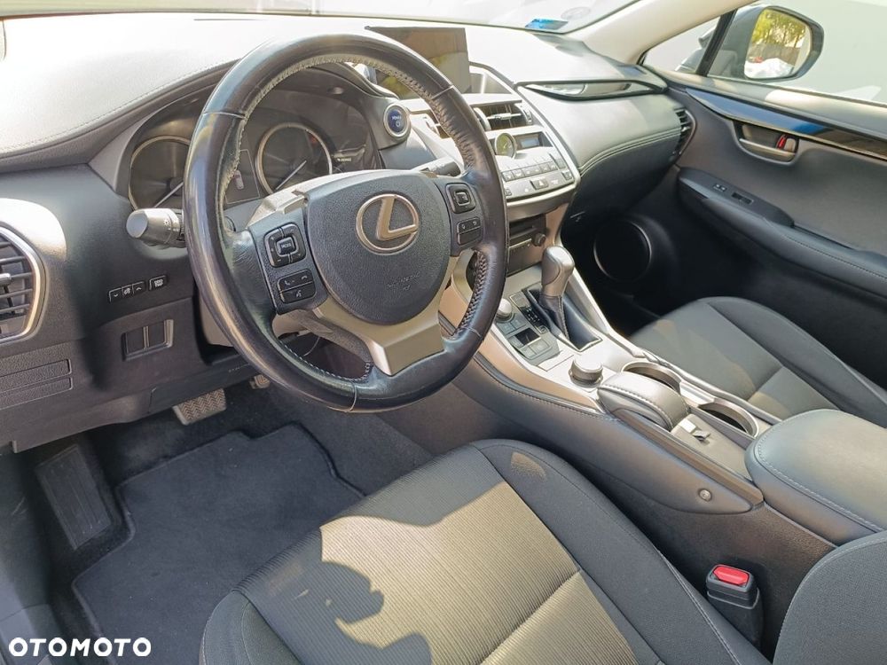 Lexus NX 300h Elite AWD - 28