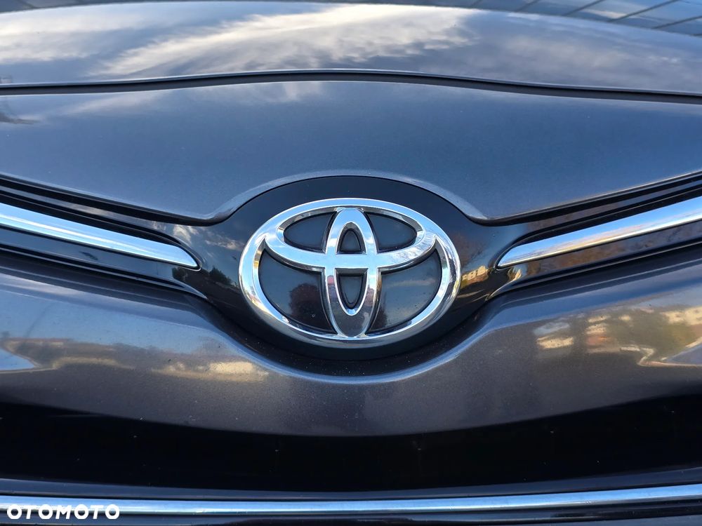 Toyota Avensis 2018 photo 3