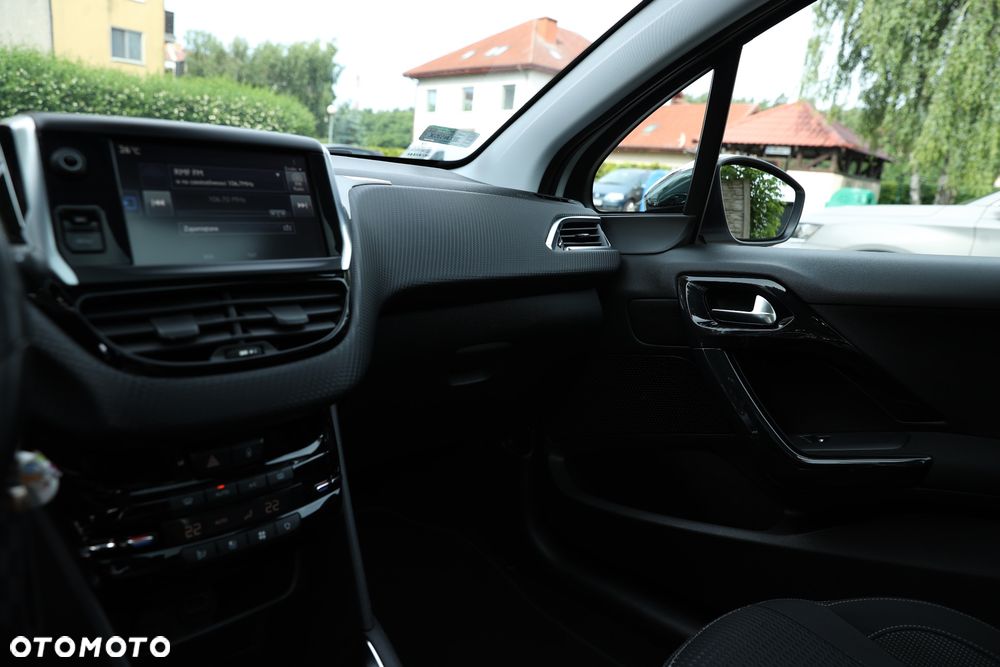 Peugeot 208 1.2 PureTech Allure S&S - 11