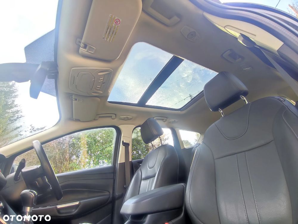 Ford Kuga 2.0 TDCi 4x4 Titanium - 38