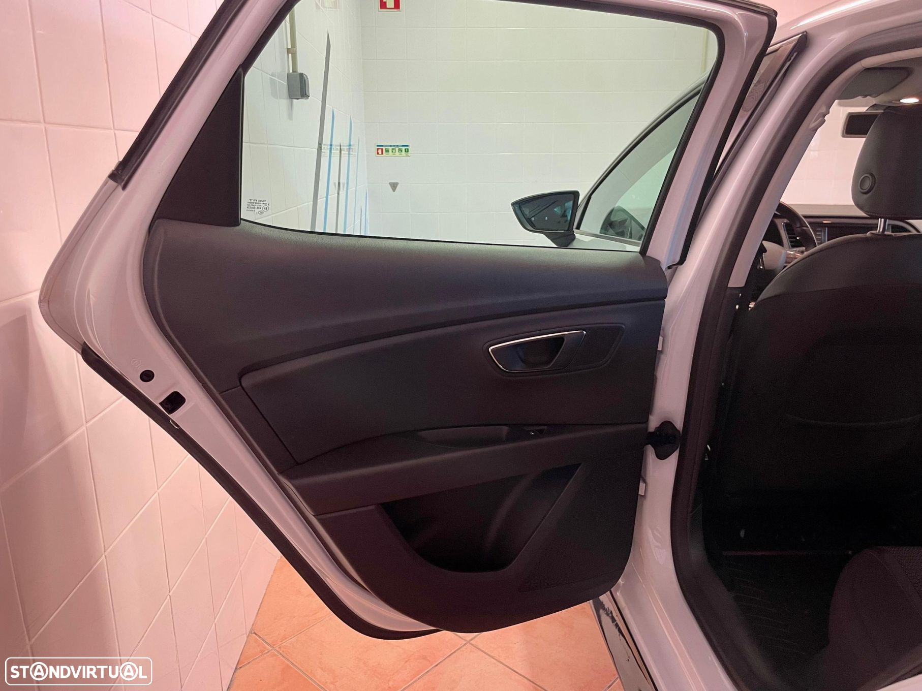 SEAT Leon 2.0 TDI DPF S&S FR - 25