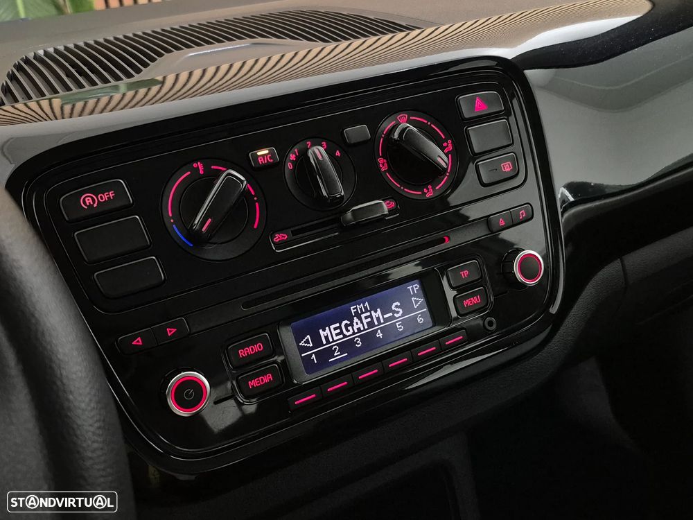VW Up! 1.0 BlueMotion Move - 17