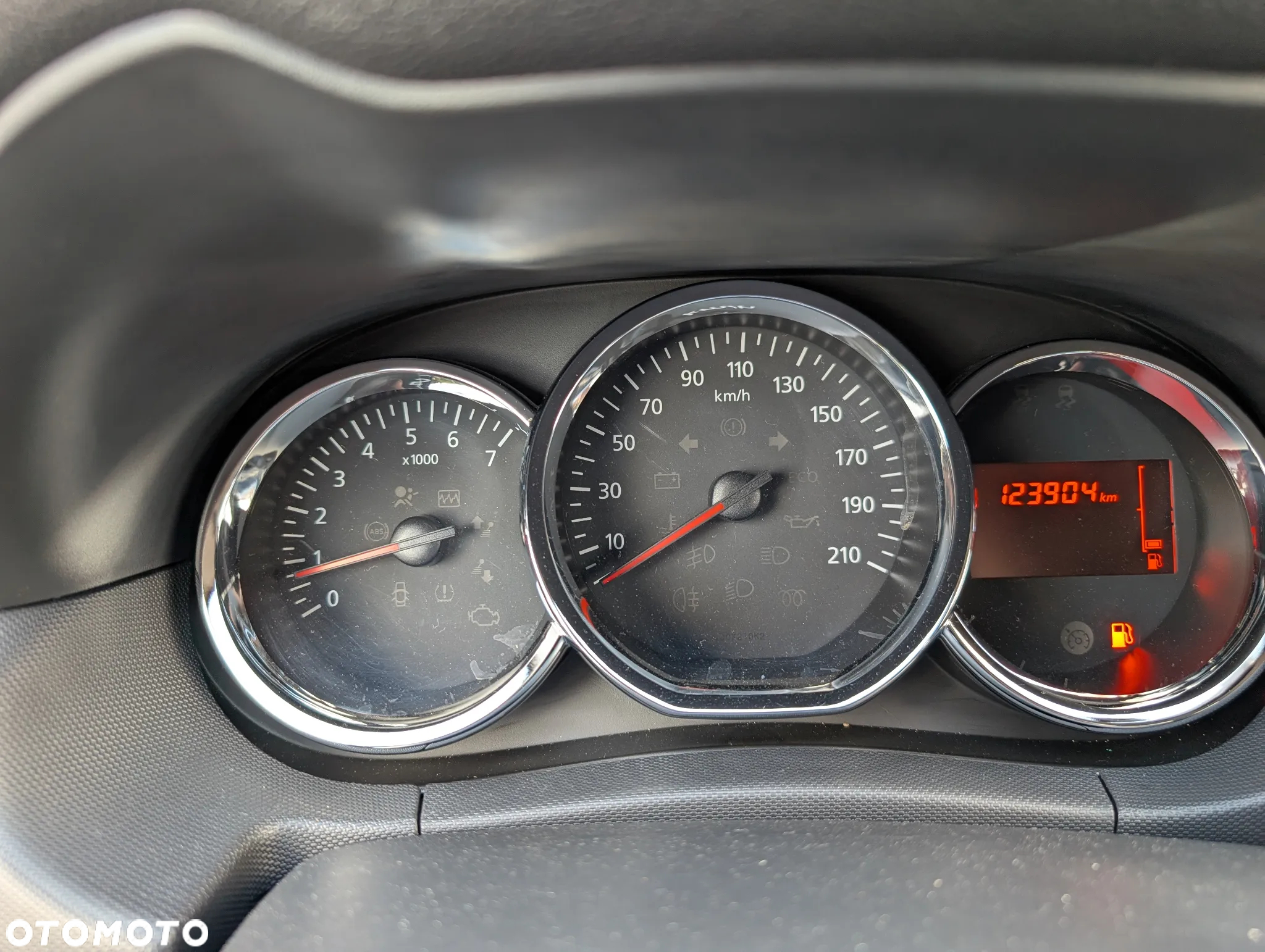 Dacia Duster 1.6 SCe Laureate S&S - 8