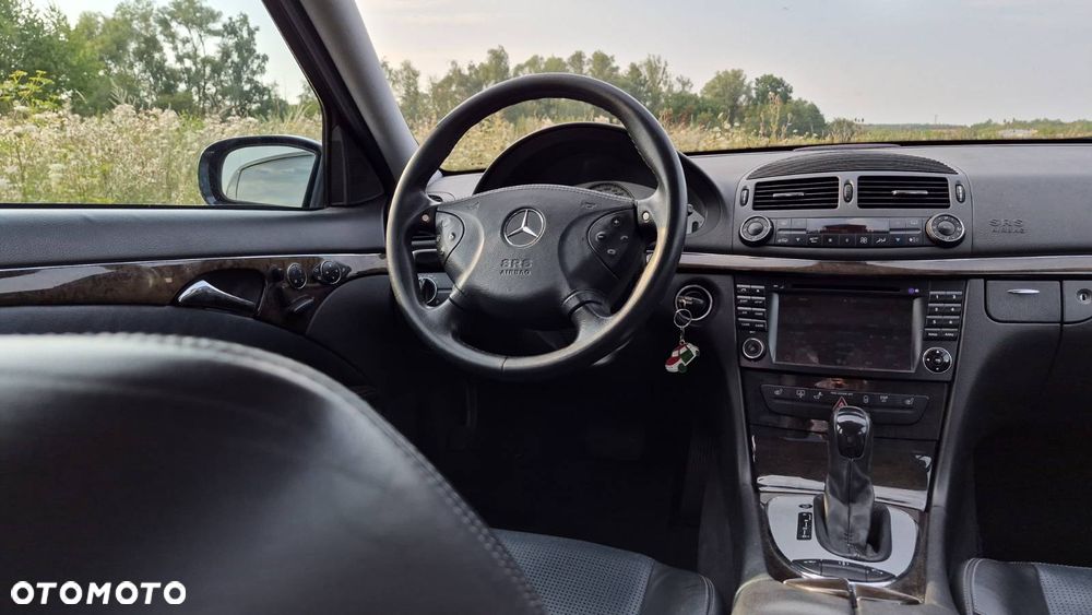 Mercedes-Benz Klasa E 55 AMG - 13