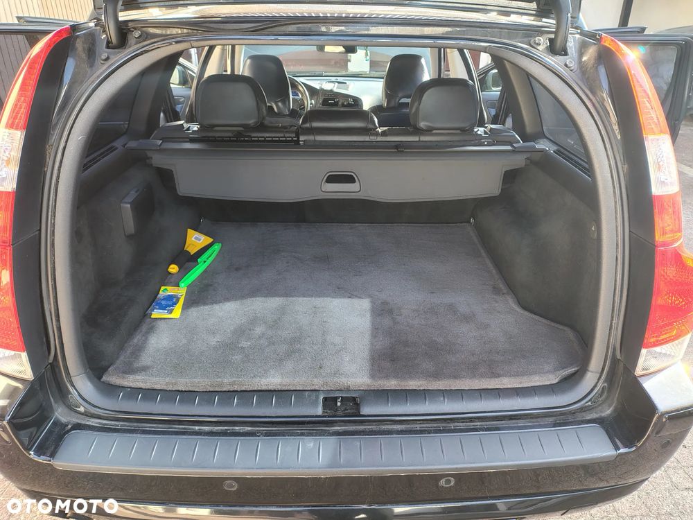 Volvo V70 2.5 R - 28